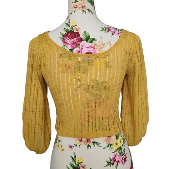 Valleygirl Light Knit Top - Picture 2 of 11